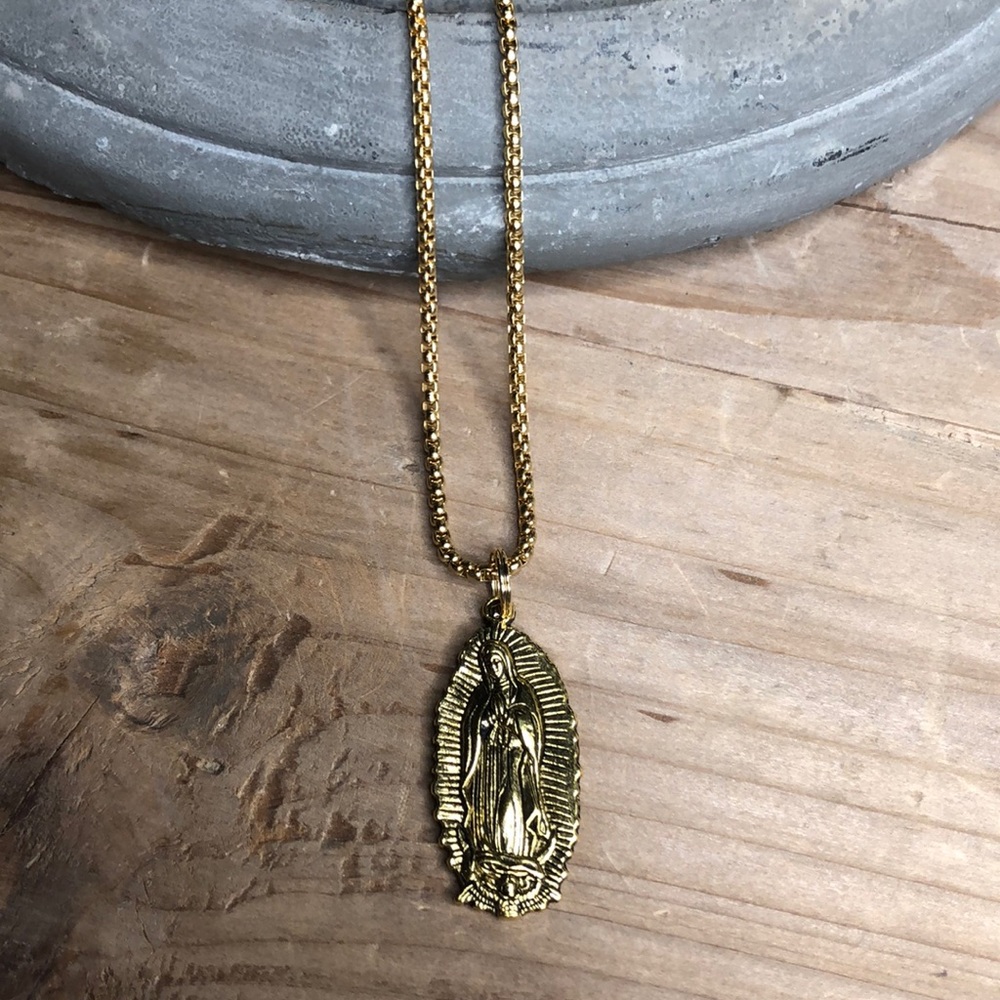 Gold 22” Madonna pendant necklace